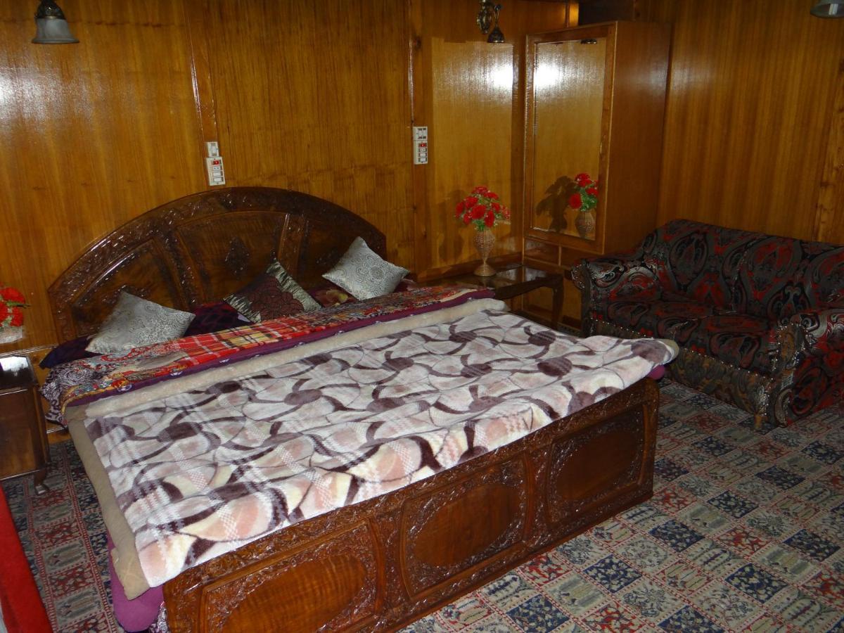 Goona Palace Houseboats Srīnagar Zewnętrze zdjęcie