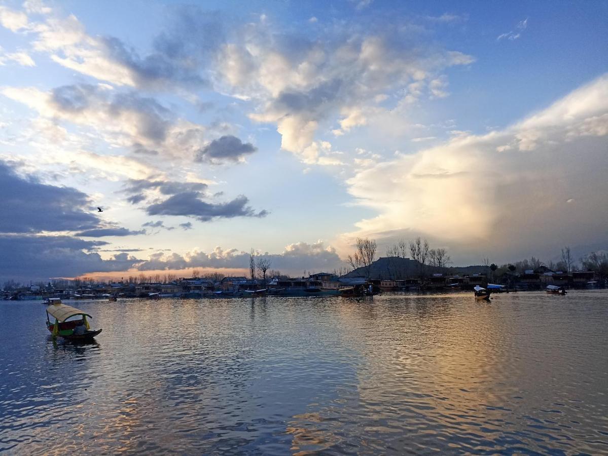 Goona Palace Houseboats Srīnagar Zewnętrze zdjęcie
