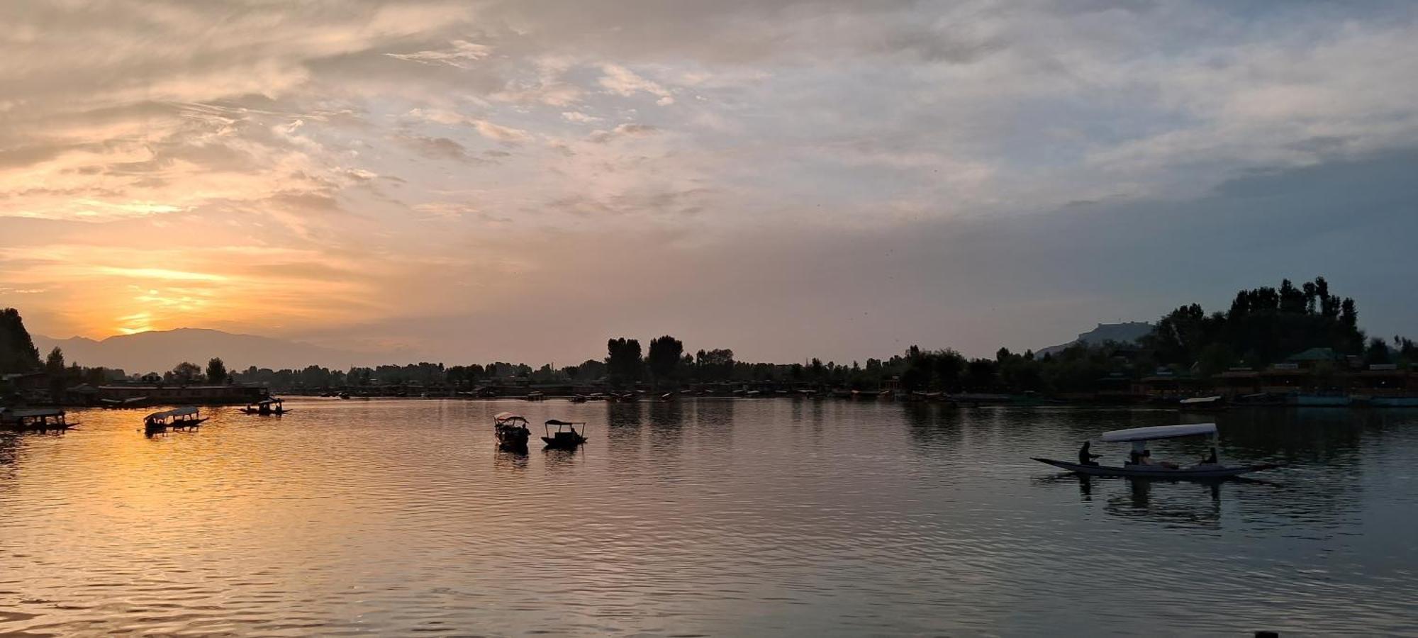 Goona Palace Houseboats Srīnagar Zewnętrze zdjęcie