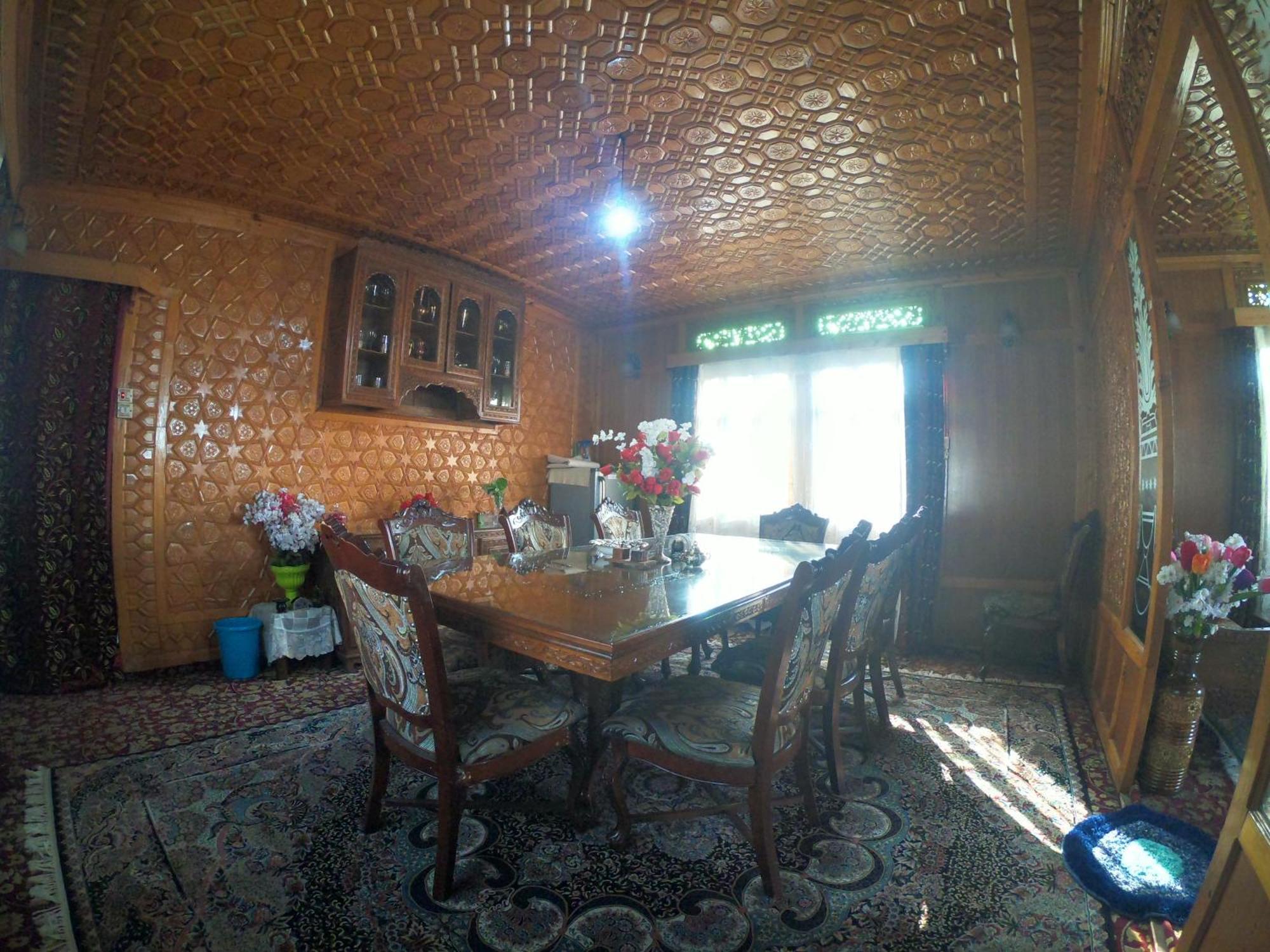Goona Palace Houseboats Srīnagar Zewnętrze zdjęcie