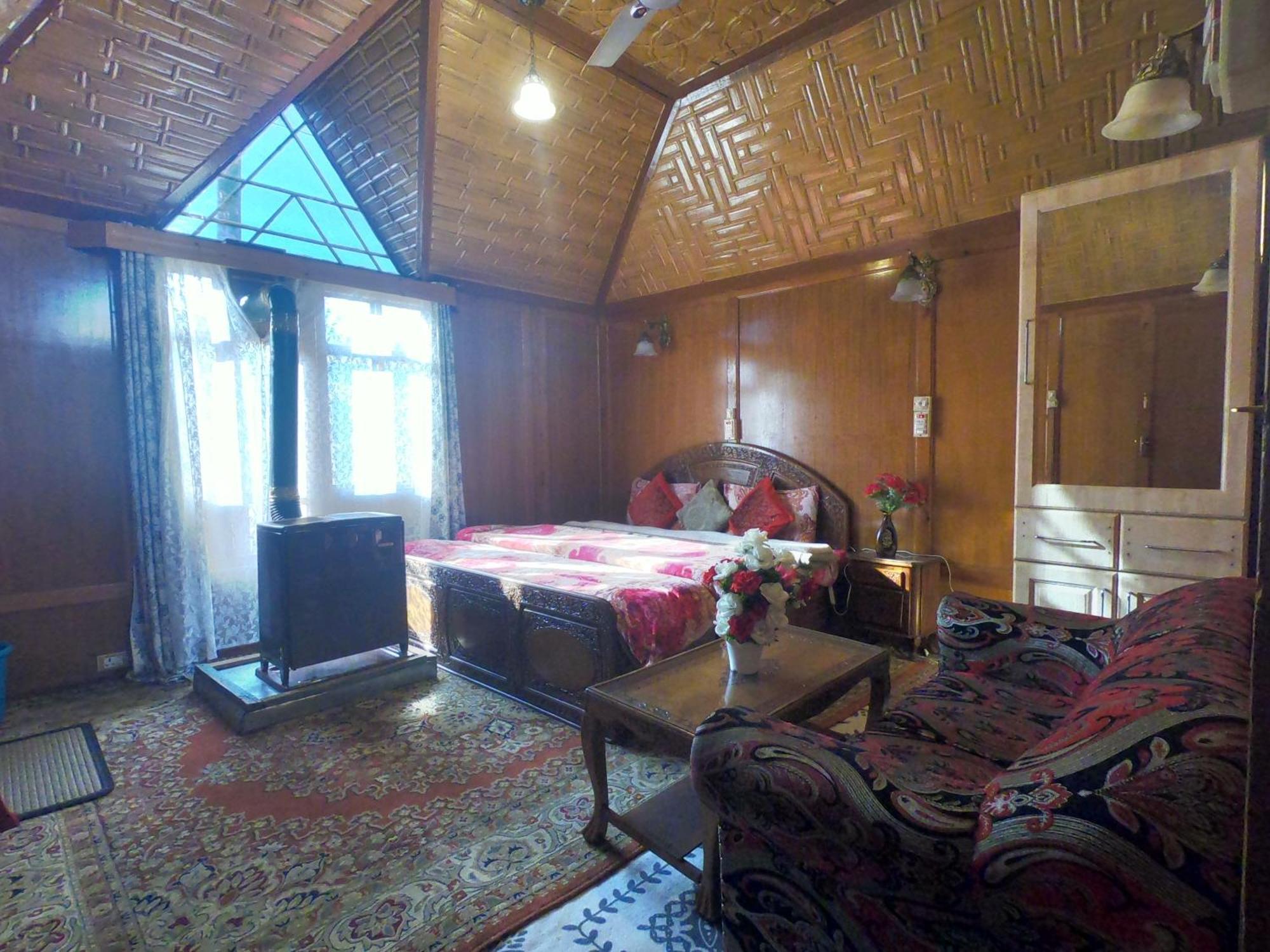 Goona Palace Houseboats Srīnagar Zewnętrze zdjęcie