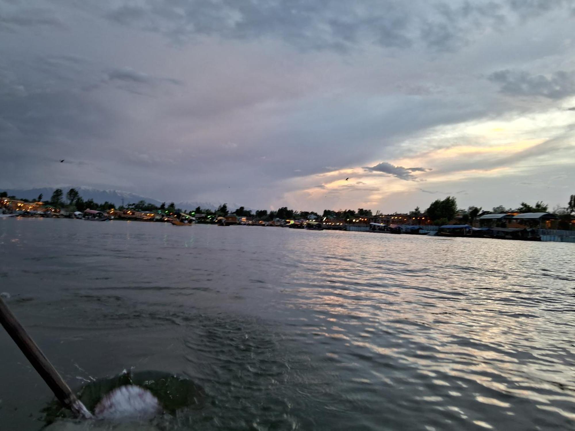 Goona Palace Houseboats Srīnagar Zewnętrze zdjęcie