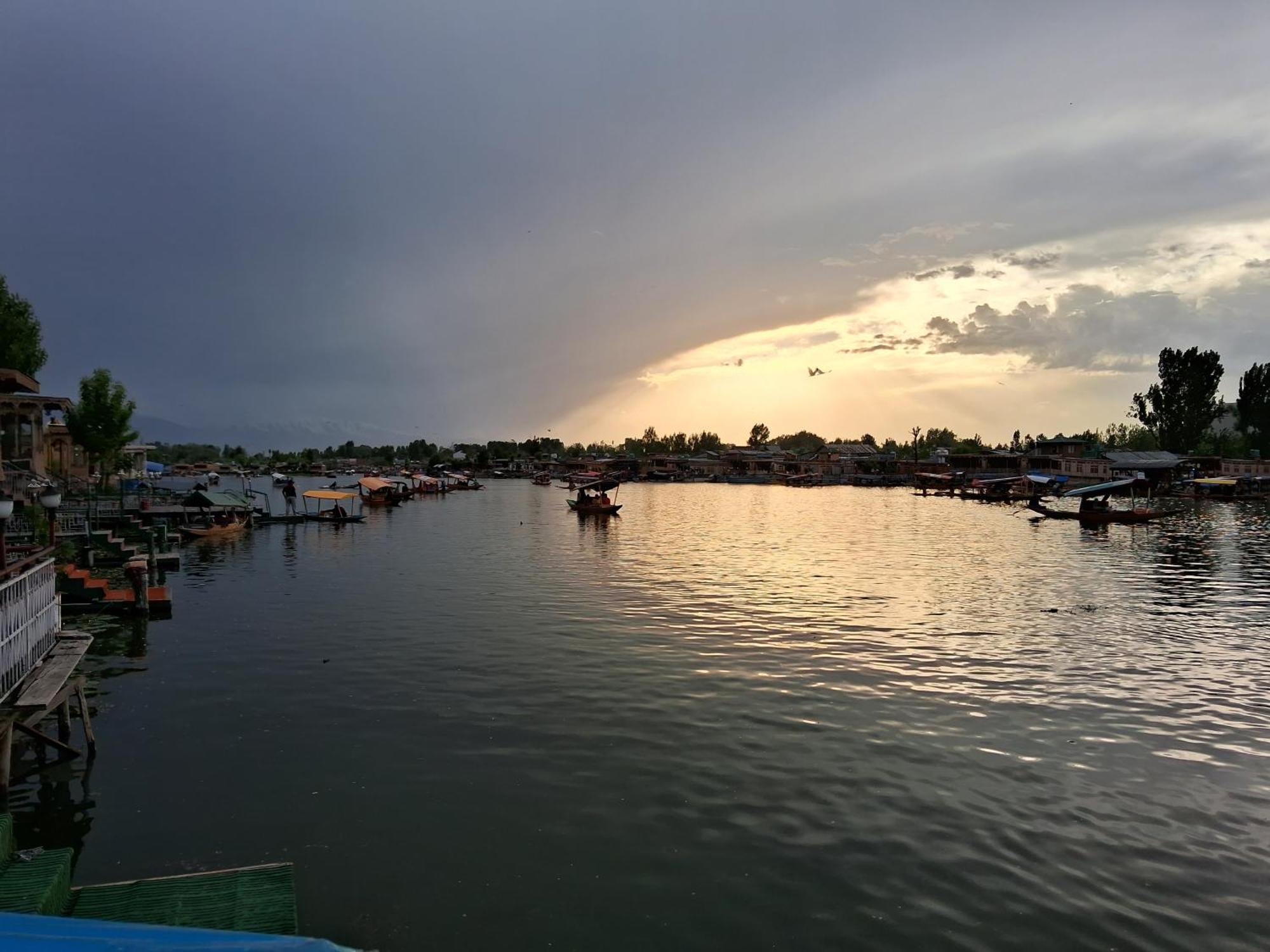 Goona Palace Houseboats Srīnagar Zewnętrze zdjęcie