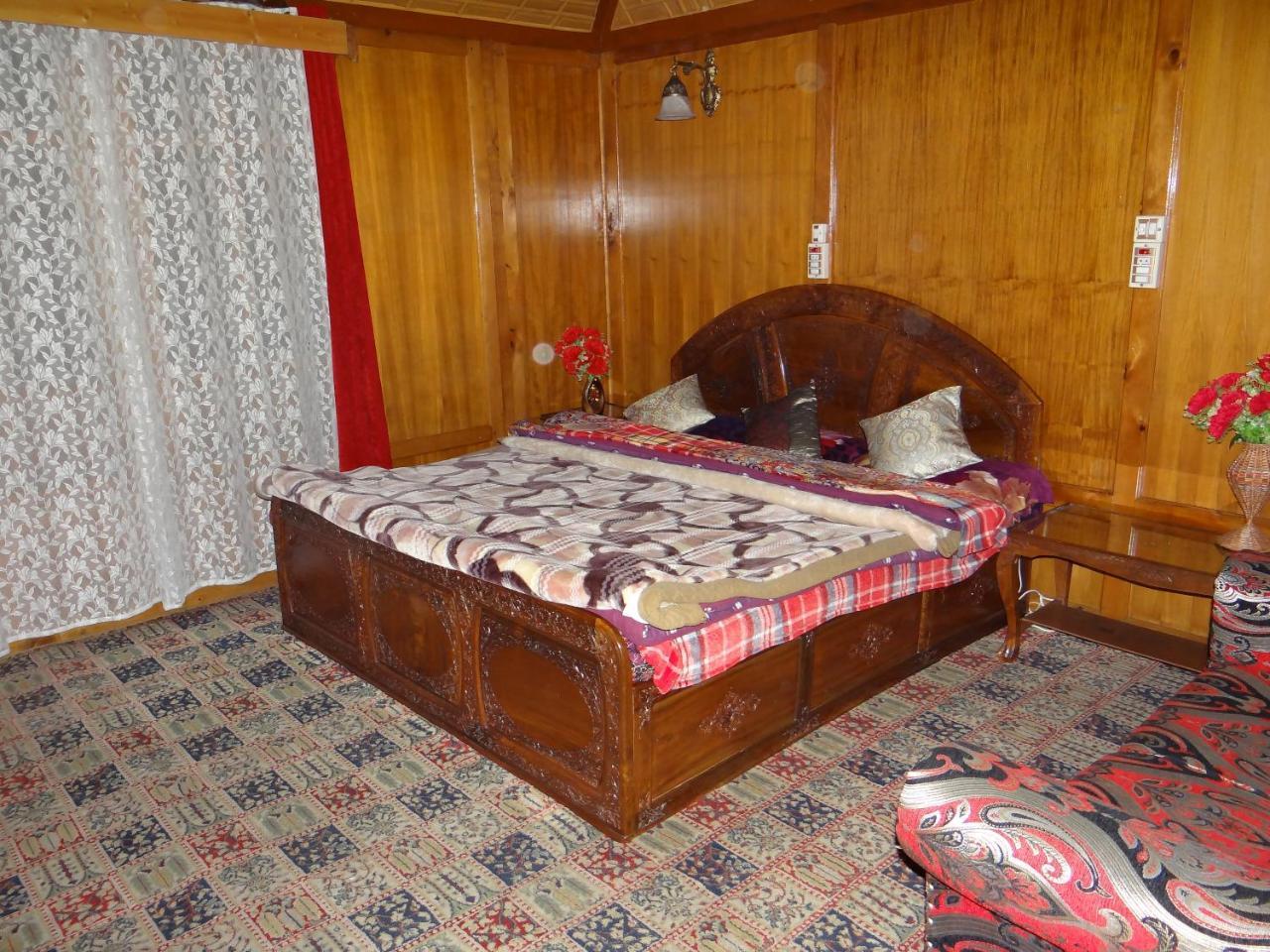 Goona Palace Houseboats Srīnagar Zewnętrze zdjęcie
