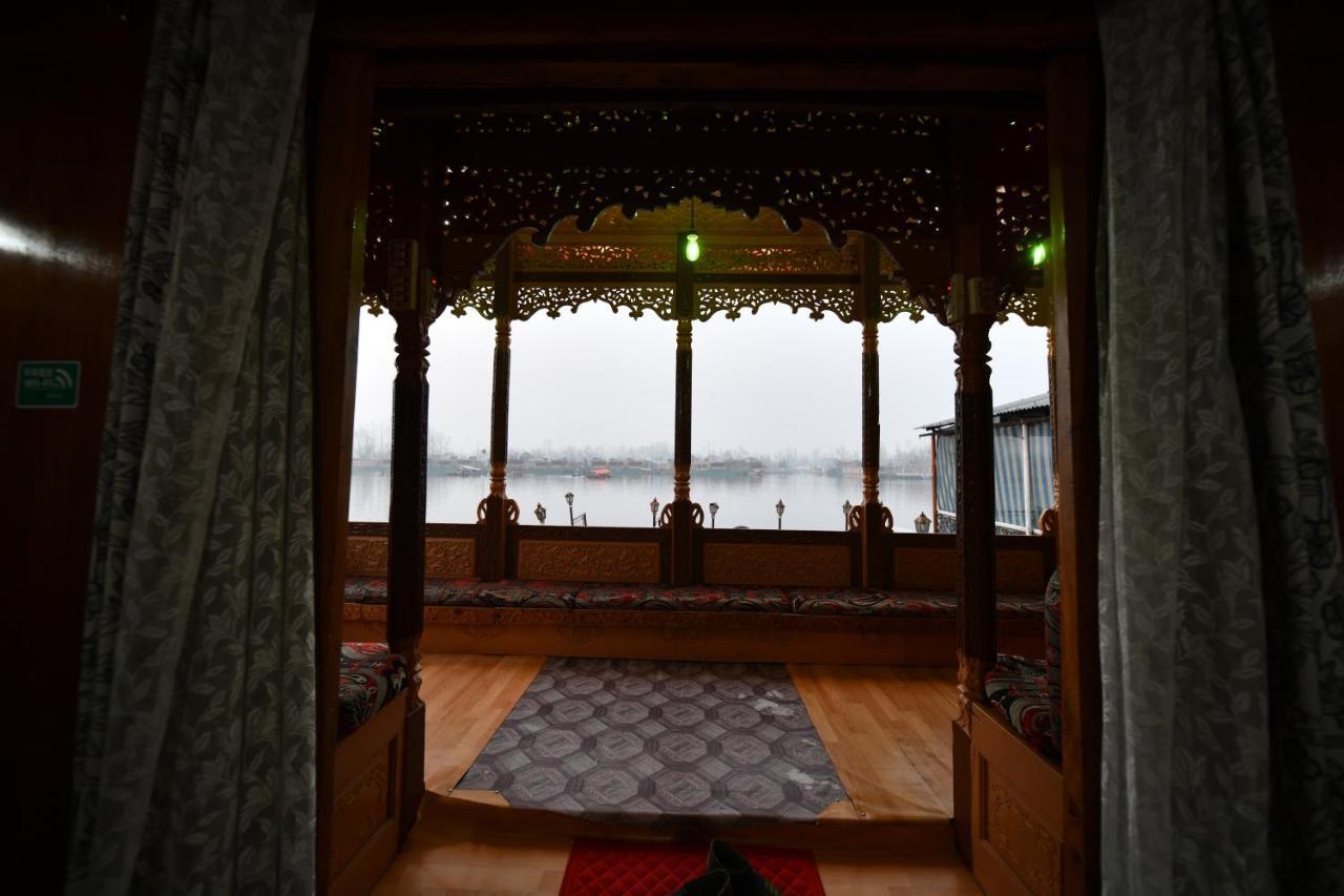 Goona Palace Houseboats Srīnagar Zewnętrze zdjęcie