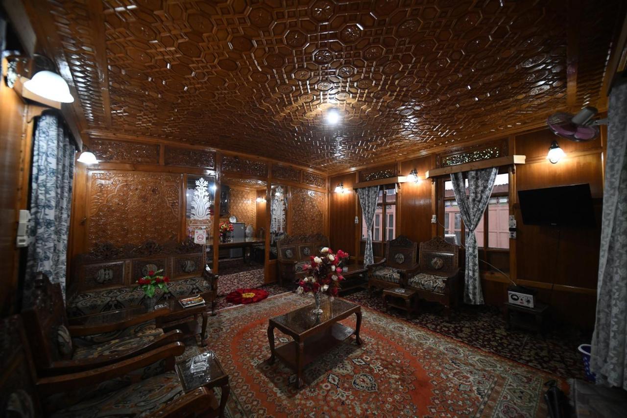 Goona Palace Houseboats Srīnagar Zewnętrze zdjęcie