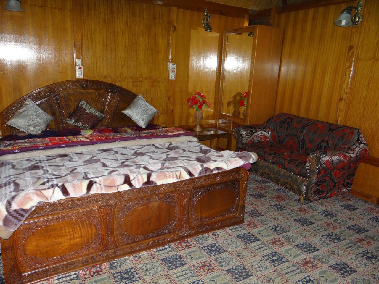 Goona Palace Houseboats Srīnagar Zewnętrze zdjęcie